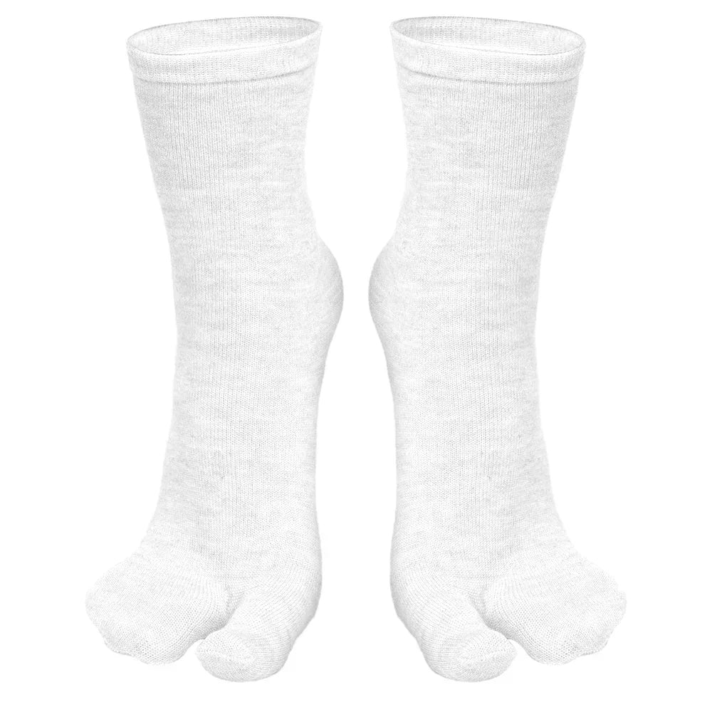 Soft white cotton socks, comfortable and breathable for everyday wear.