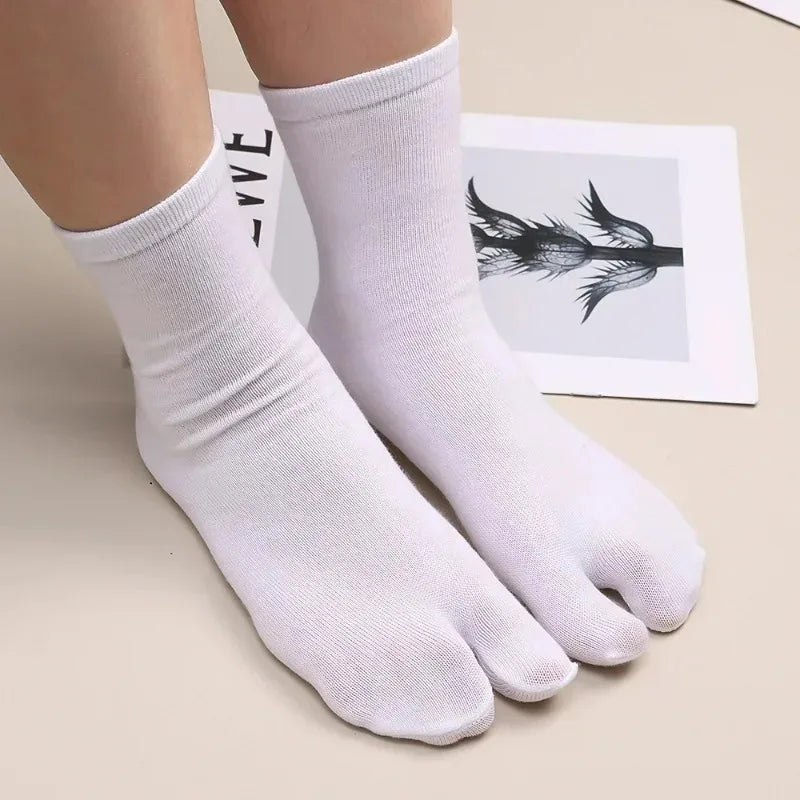 White cotton toe socks designed for comfort and breathability, ideal for casual wear.